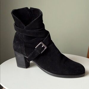 Anthropologie Matisse Harper black suede leather ankle boots “tulip collar”